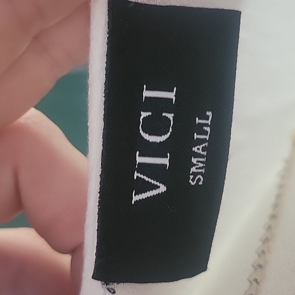 Vici embroidered blouse - Picture 3 of 4